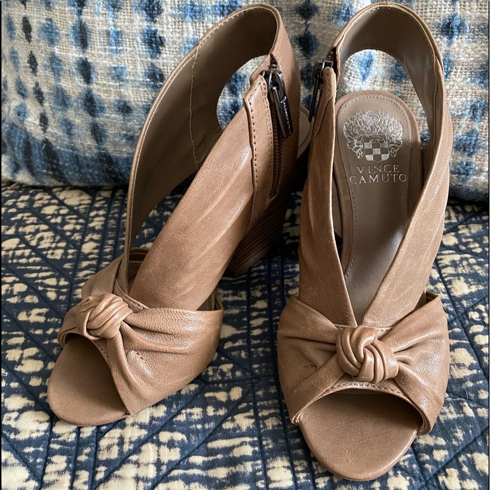 Vince Camuto high heeled sandal size 5/12